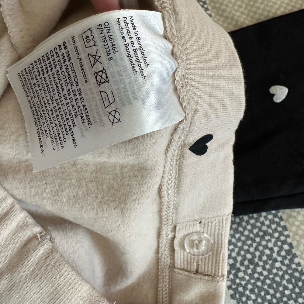H&M - leggings with fleece and adjustable garter.